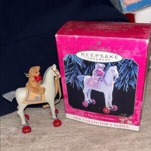 1998 Hallmark Keepsake #1 A Pony for Christmas series with Bear - White and Red